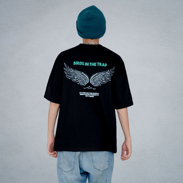 BIRD IN TRAP MEN OVERSIZED T-SHIRT IN BLACK