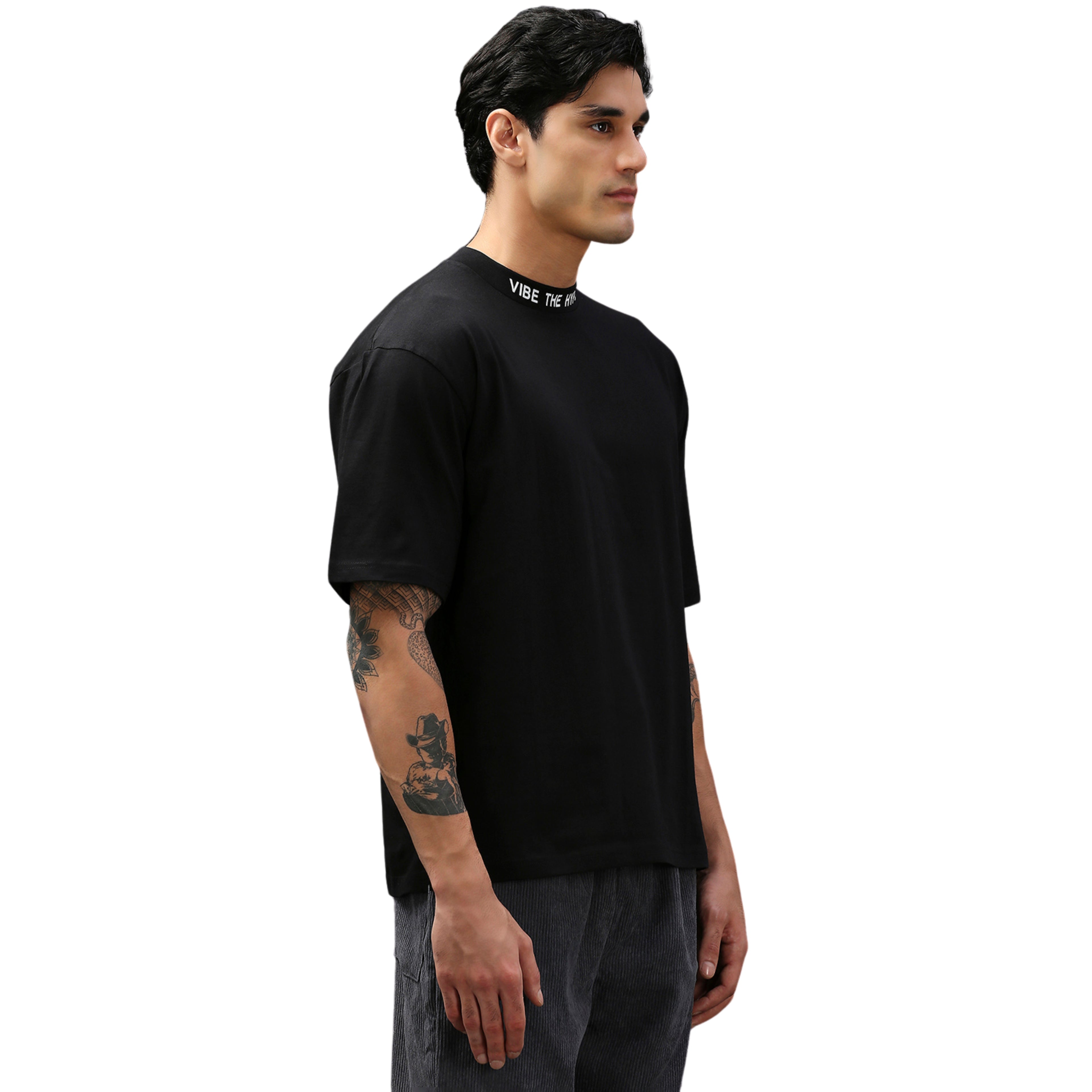V.T.H Neck Logo T-shirt