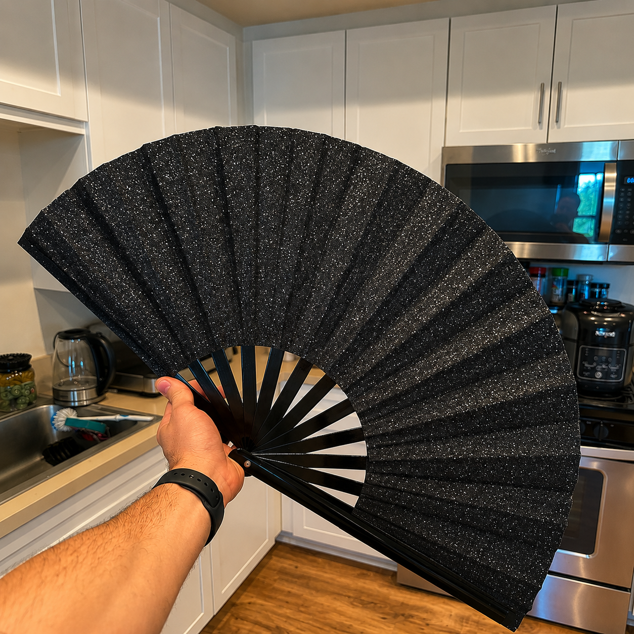 VTH BLACK GLITTER HAND FAN